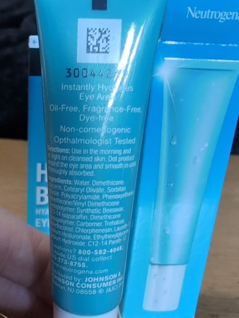 Neutrogena Eye Cream & Skincare Set - Picture 8 of 9